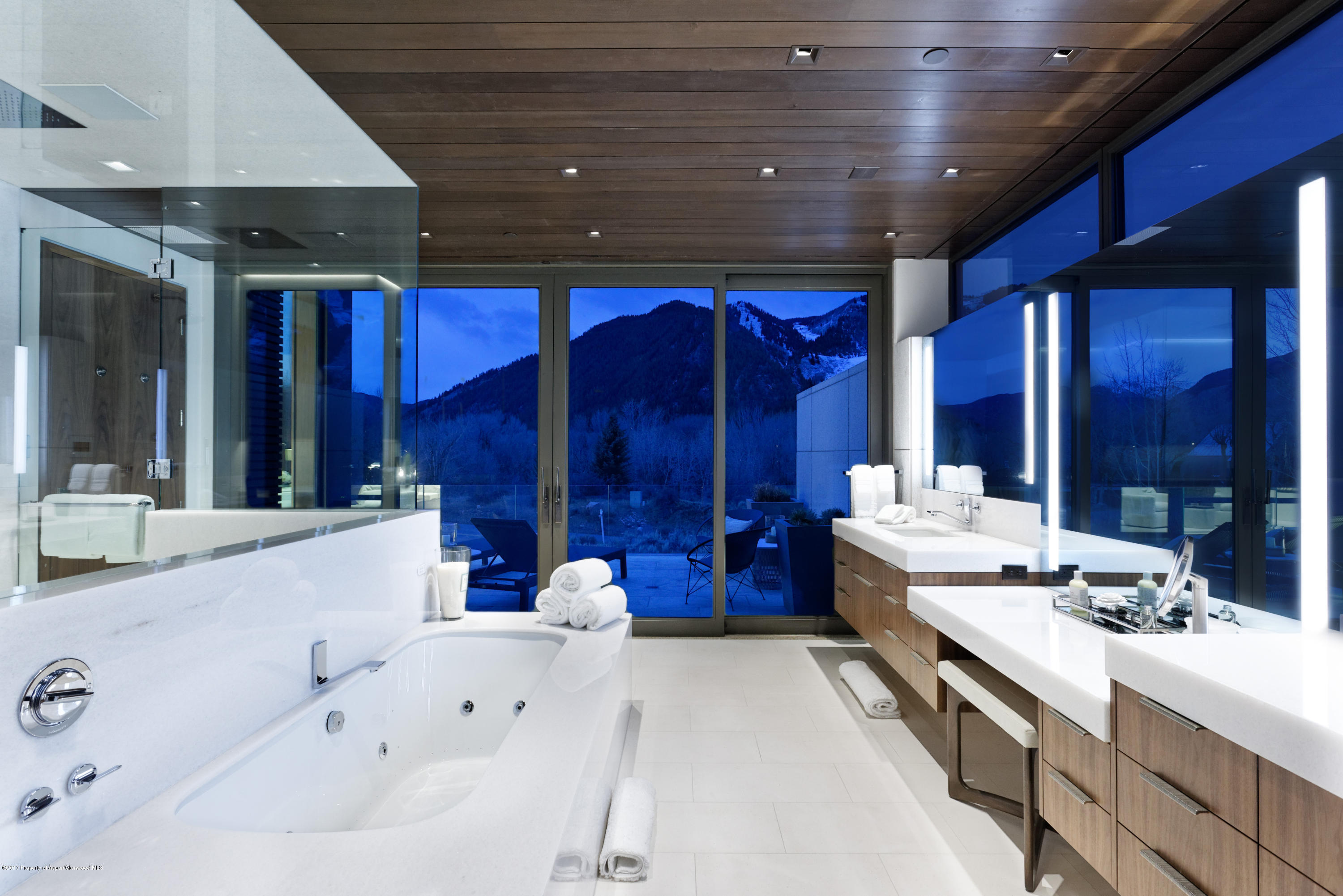 135 Miners Trail Road Aspen, CO 81611 - Photo 27 of 41 a bathroom with a tub sink and mirror