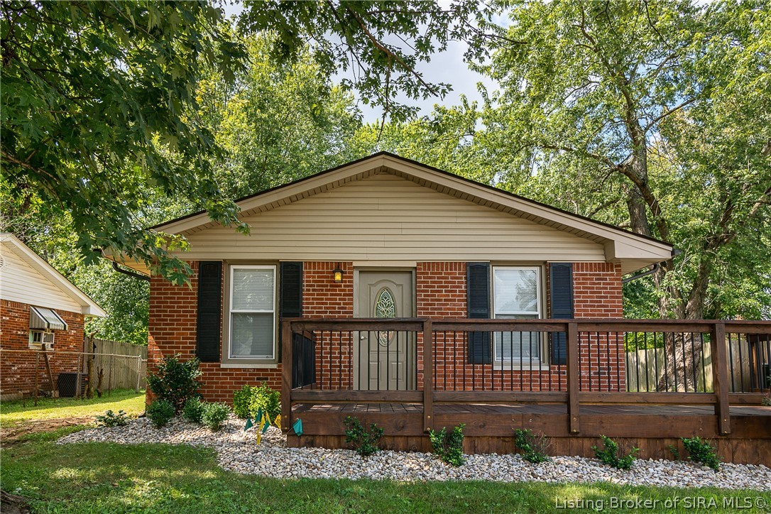 912 Assembly Road Jeffersonville, IN 47130 - Photo 1 of 25 Gallery Image 1