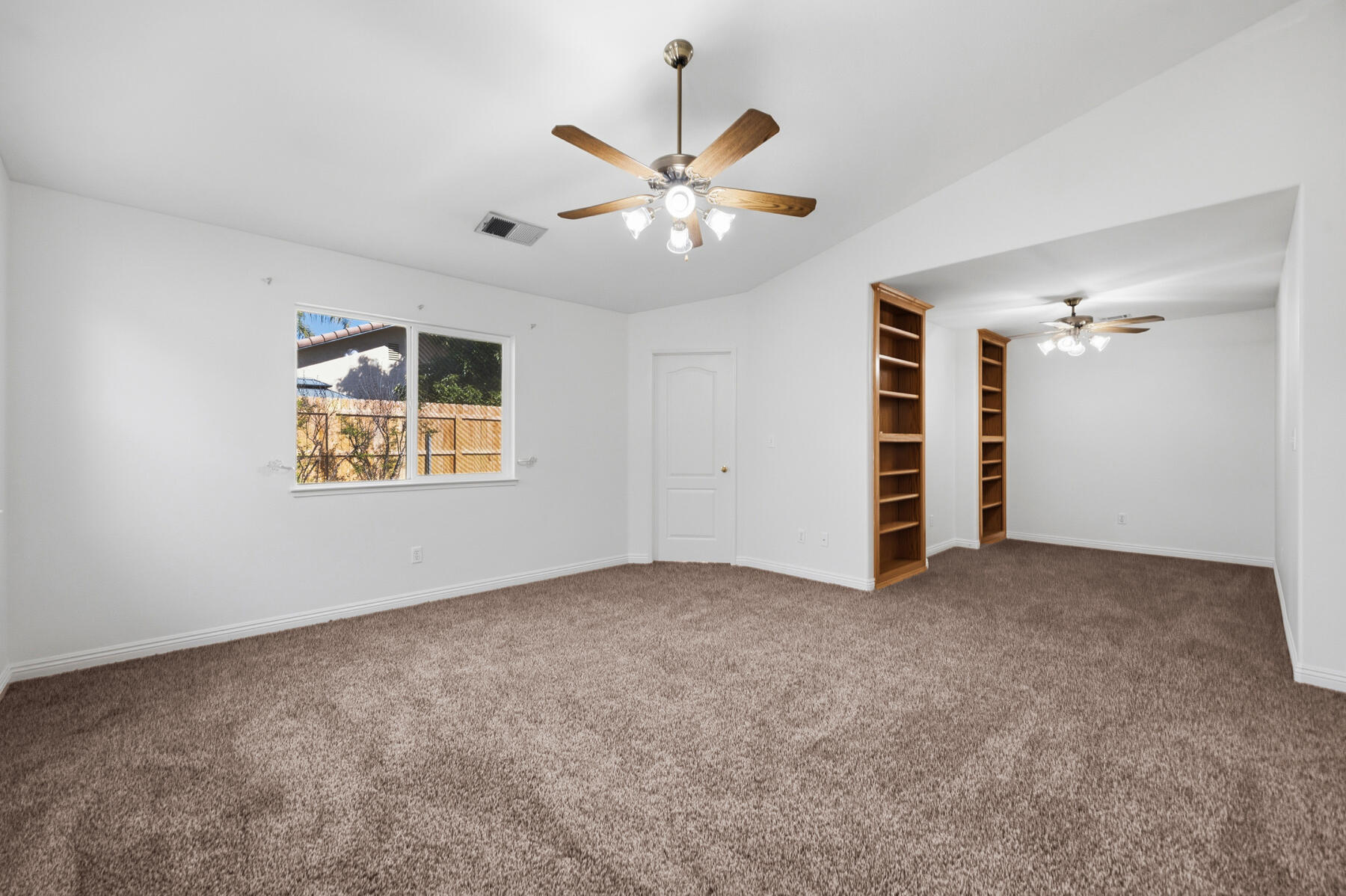 1752 Modoc Avenue Tulare, CA 93274 - Photo 30 of 45 30 - Master Bedroom (4)
