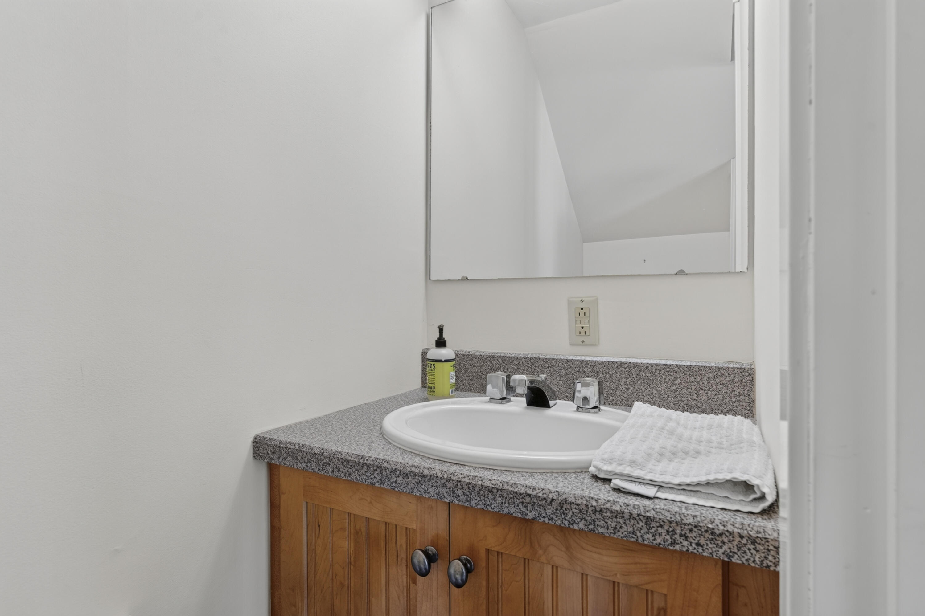 23 Spring Street, Unit 2 Bethel, ME 04217 - Photo 31 of 33 23SpringUnit2-25