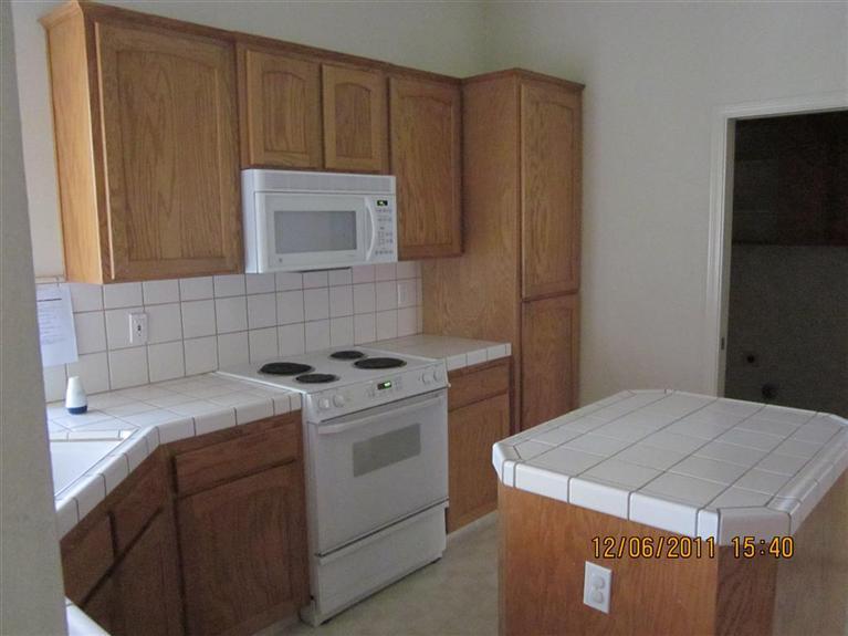 184 West Carpenter Avenue Reedley, CA 93654 - Photo 2 of 10 Gallery Image 2