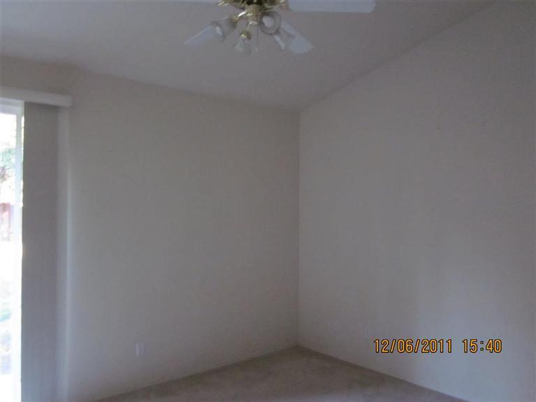 184 West Carpenter Avenue Reedley, CA 93654 - Photo 5 of 10 Gallery Image 5