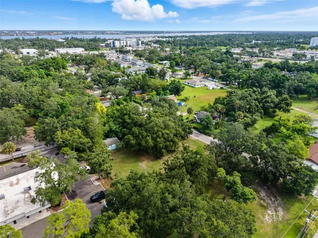 a view of a tennis court