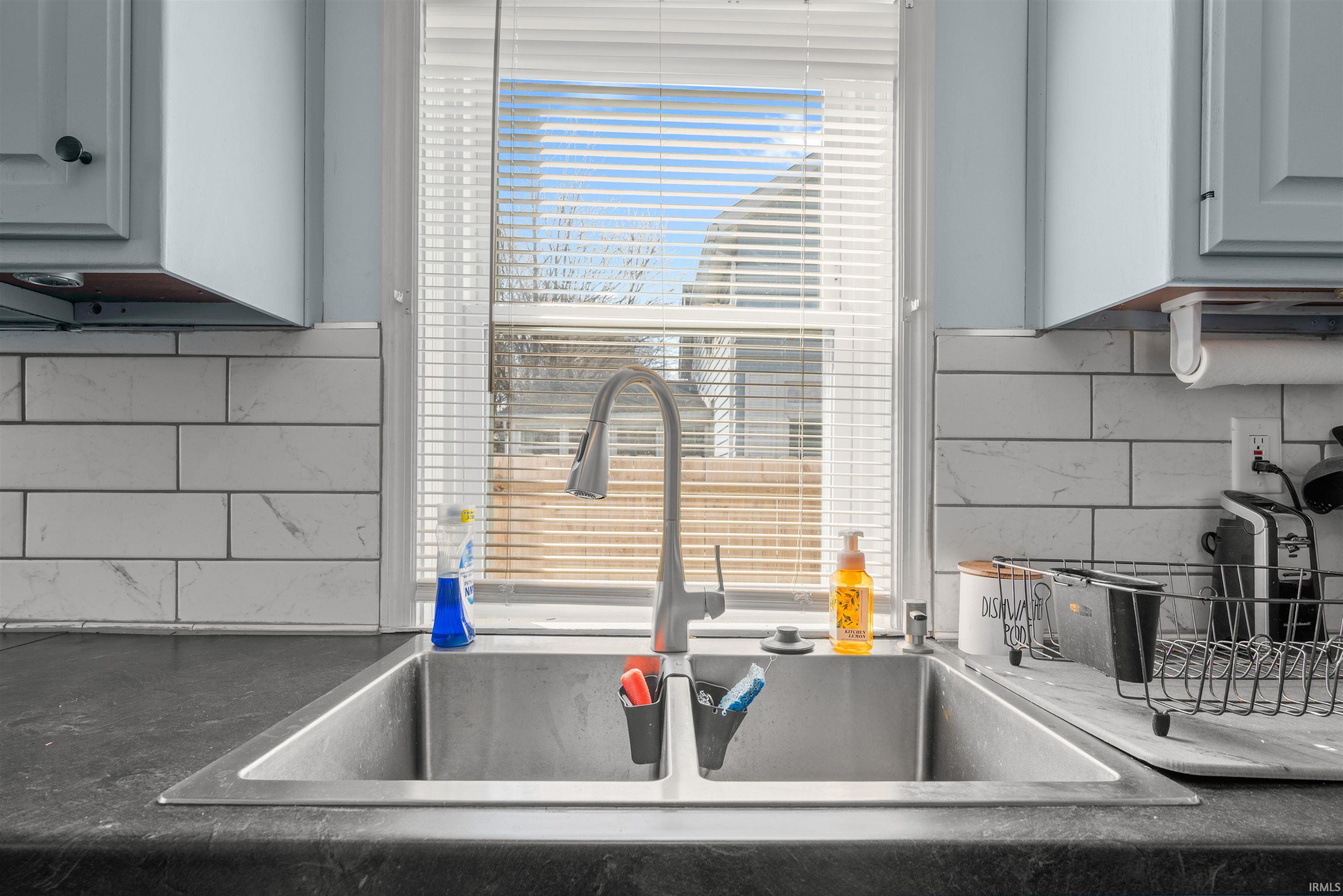 161 Fourth Street Roanoke, IN 46783 - Photo 13 of 33