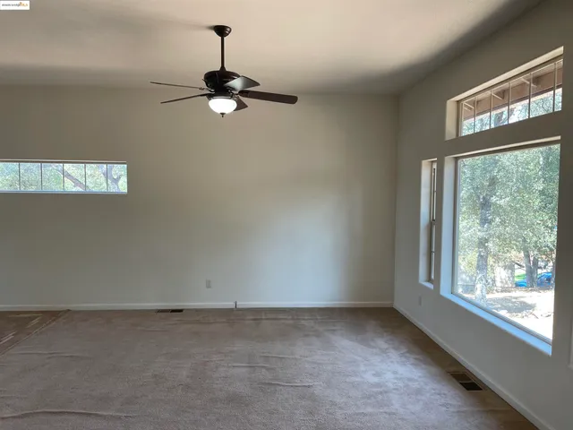 a view of empty room with window