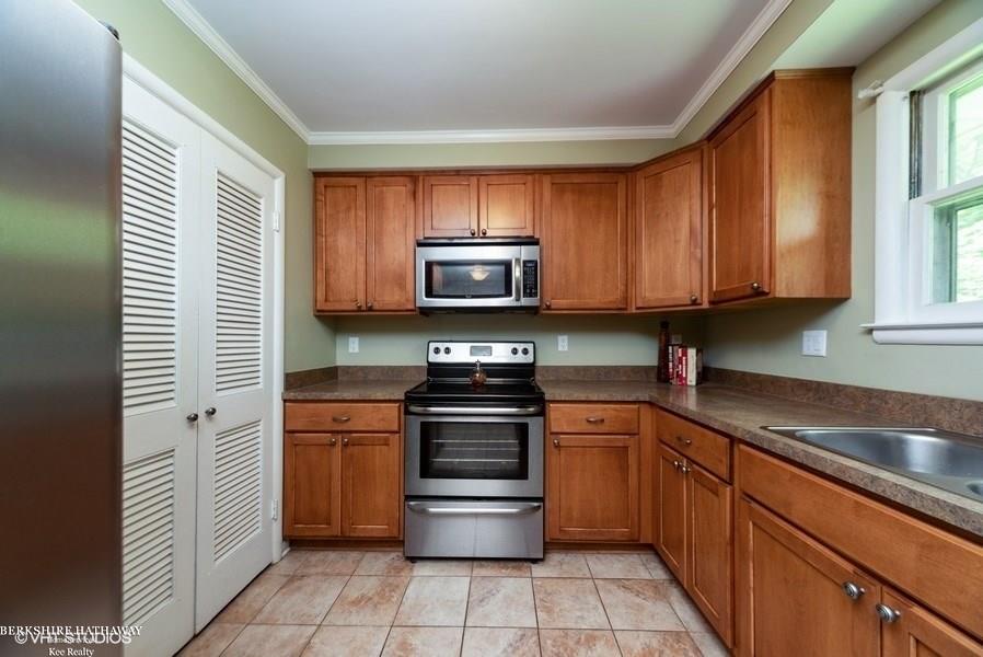 1996 Devonshire Road Bloomfield Hills, MI 48302 - Photo 5 of 22