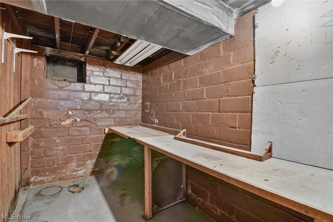 927 Englewood Road Cleveland Heights, OH 44121 - Photo 27 of 37