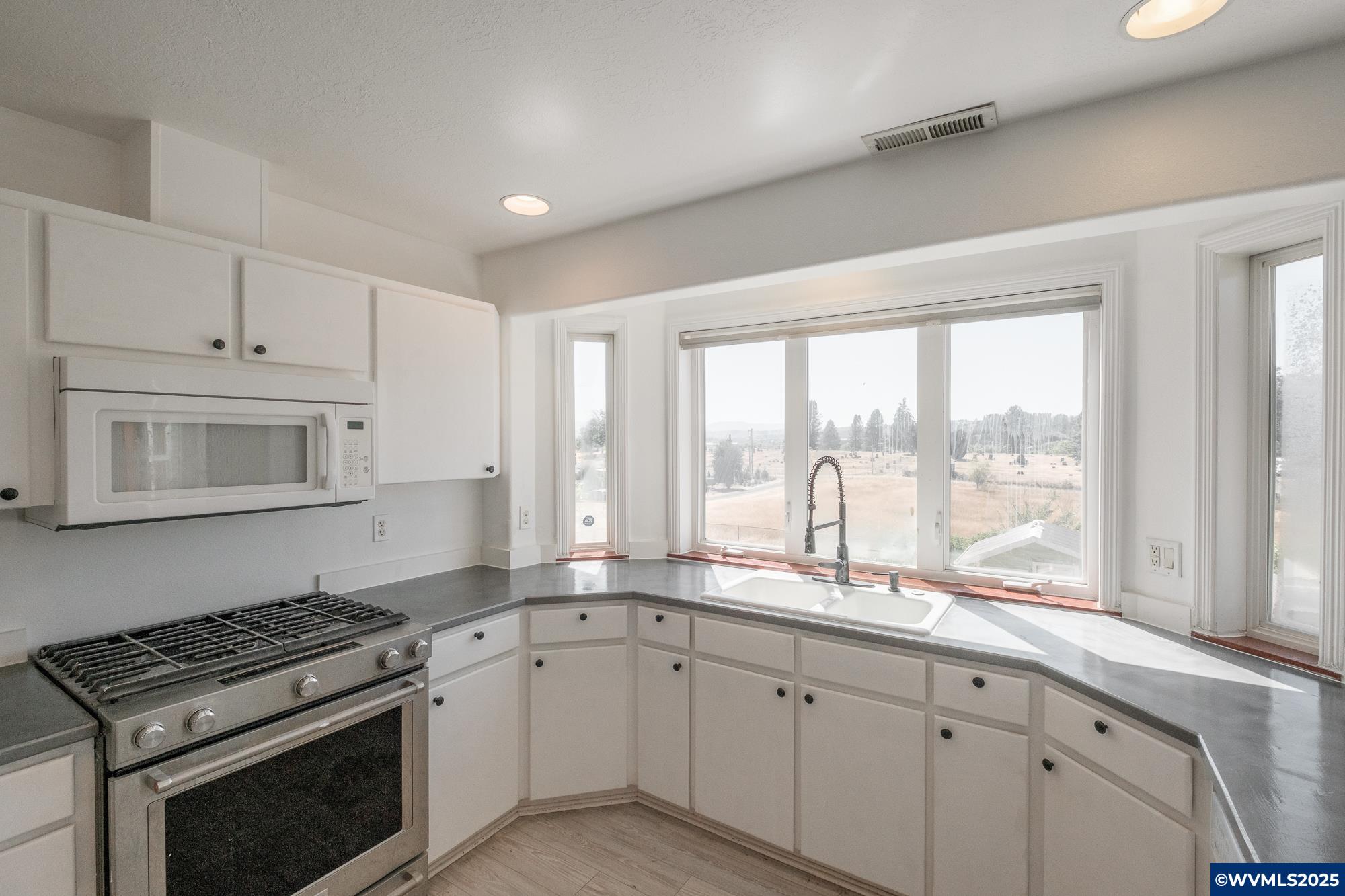 21000 Southwest Canyon Road Sheridan, OR 97378 - Photo 32 of 47 Gallery Image 32