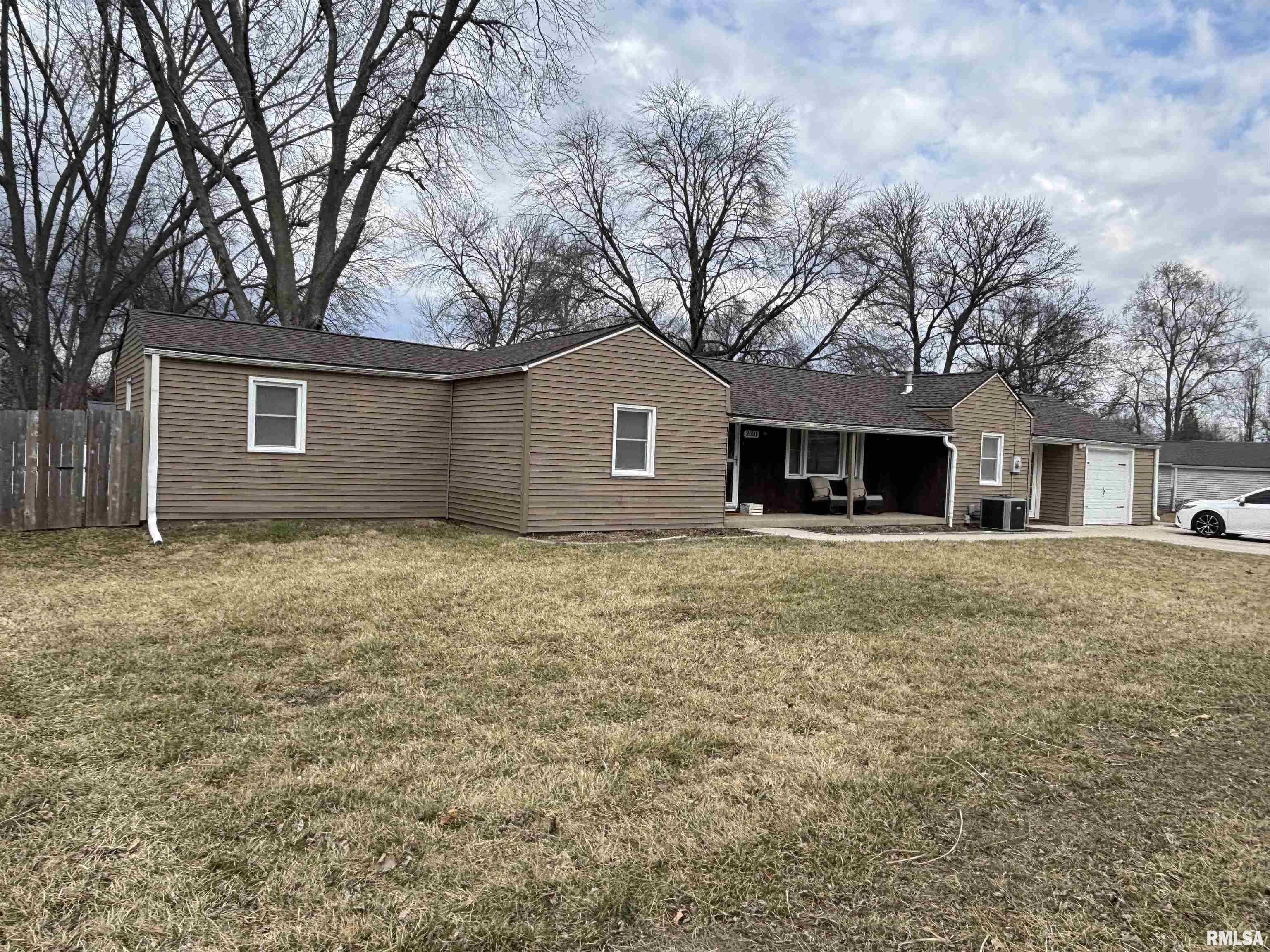 2001 West Calhoun Avenue Springfield, IL 62702 - Photo 23 of 27