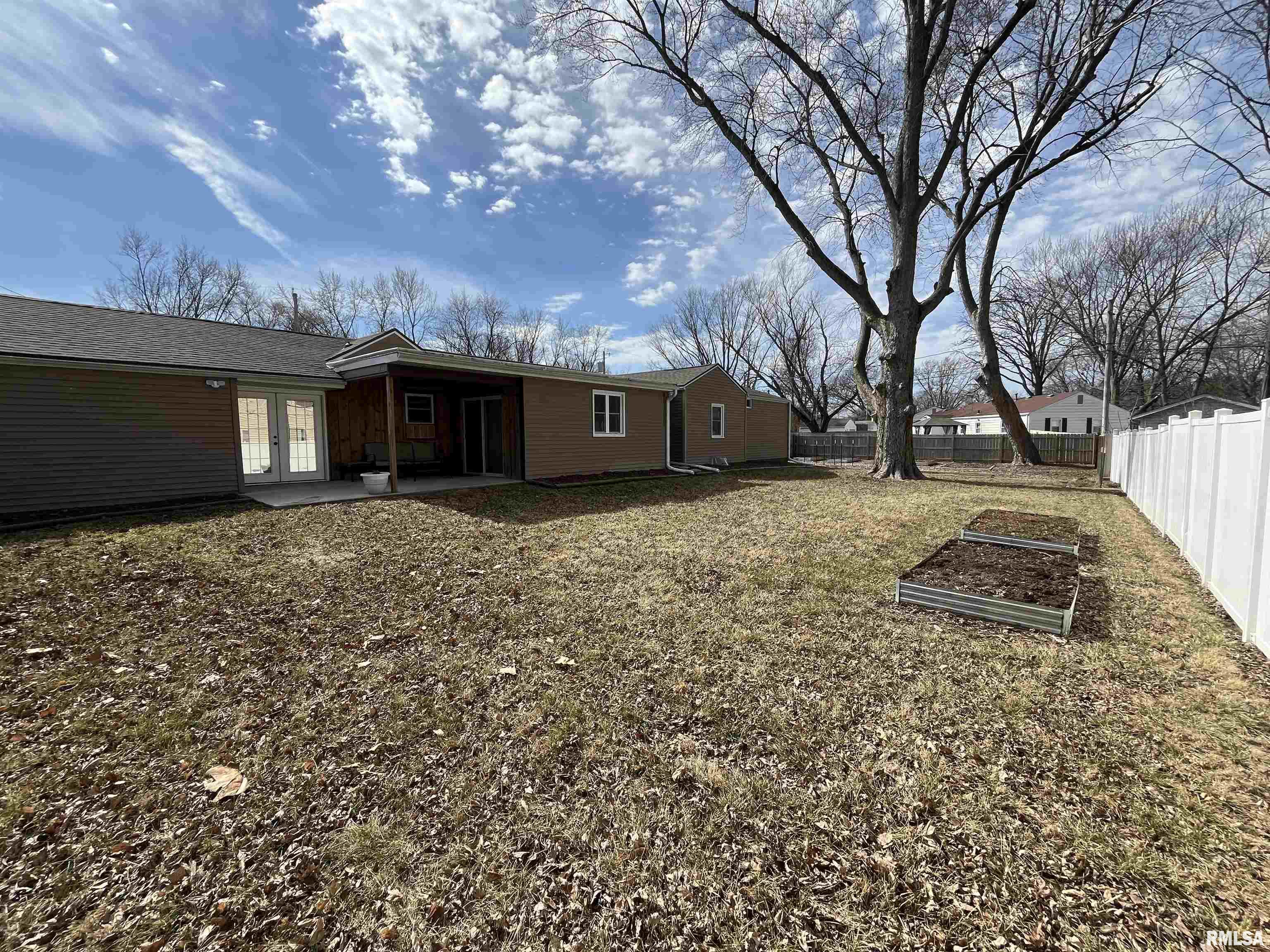 2001 West Calhoun Avenue Springfield, IL 62702 - Photo 26 of 27