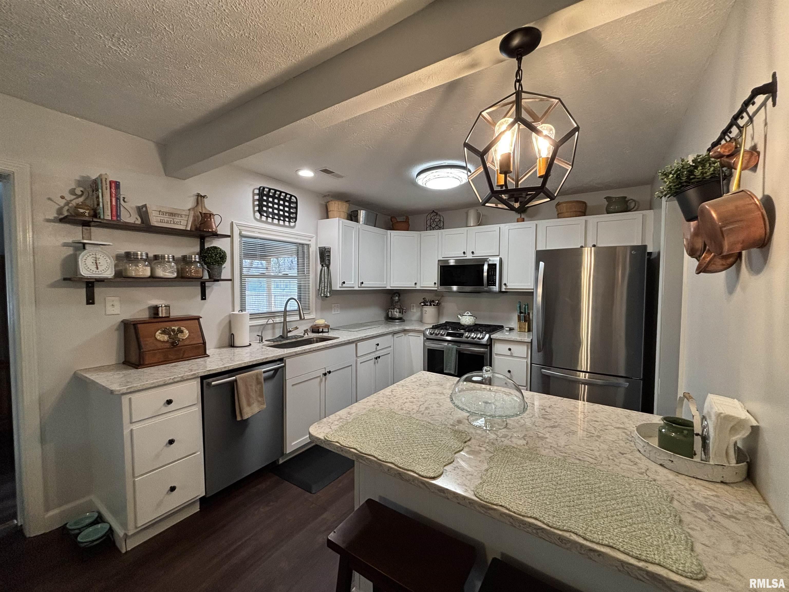 2001 West Calhoun Avenue Springfield, IL 62702 - Photo 7 of 27