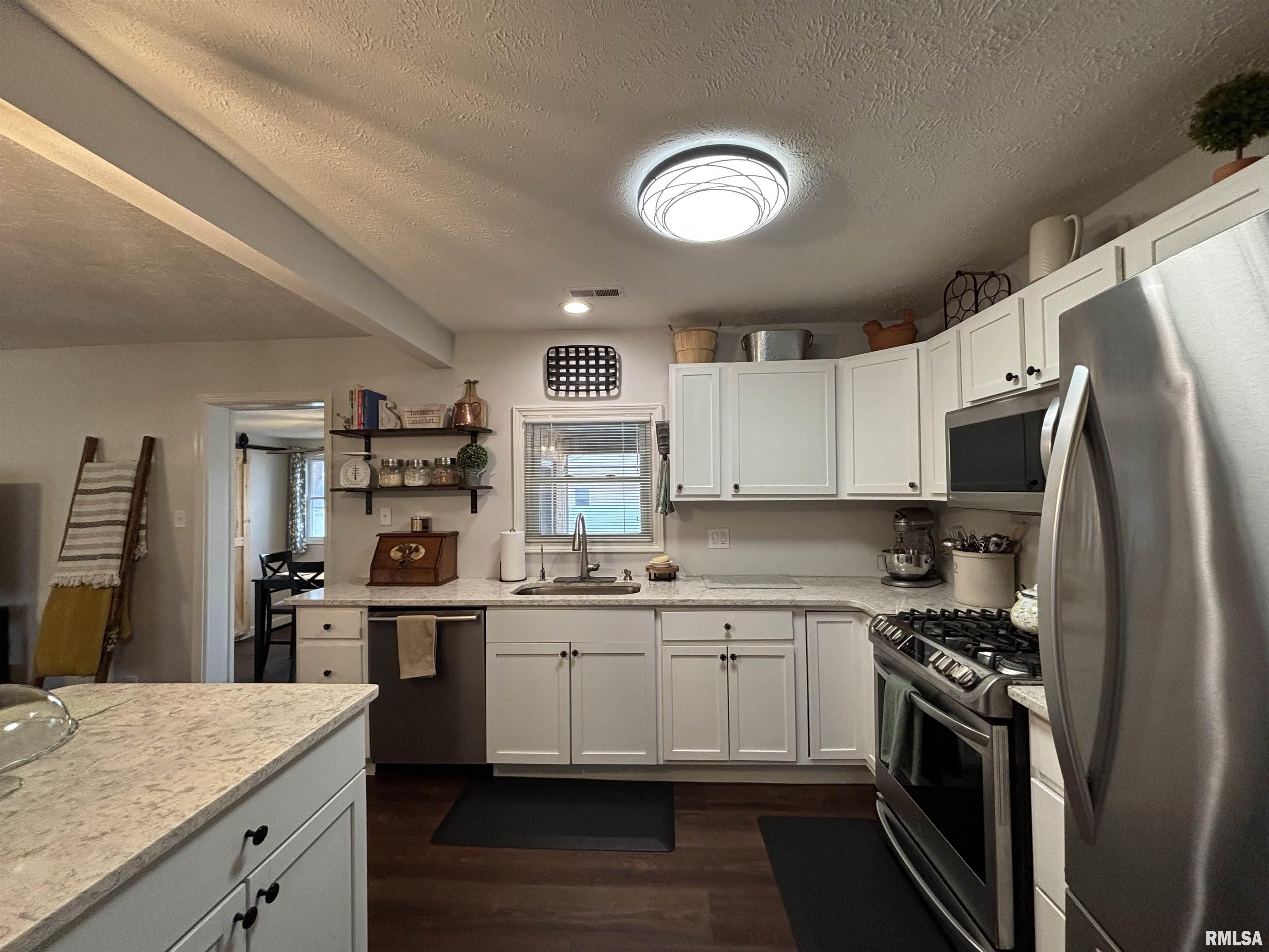 2001 West Calhoun Avenue Springfield, IL 62702 - Photo 8 of 27