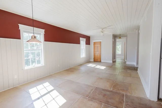 $499,900 | 141 Merry Christmas Lane, Mineral Point, WI 53565