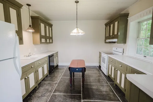 $499,900 | 141 Merry Christmas Lane, Mineral Point, WI 53565