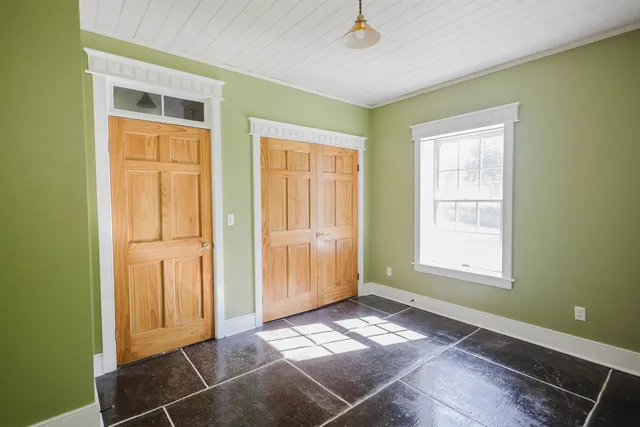 $499,900 | 141 Merry Christmas Lane, Mineral Point, WI 53565