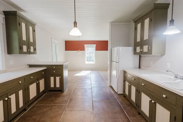 $499,900 | 141 Merry Christmas Lane, Mineral Point, WI 53565