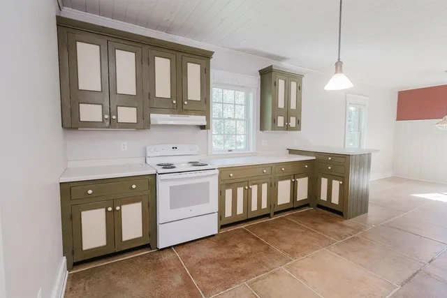 $499,900 | 141 Merry Christmas Lane, Mineral Point, WI 53565