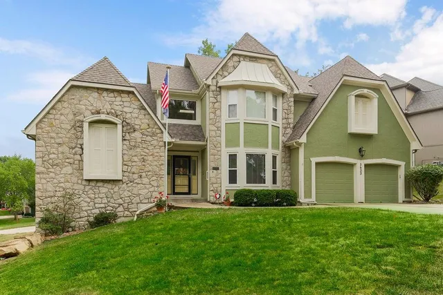 $500,000 | 5633 Oakview, Shawnee, KS 66216