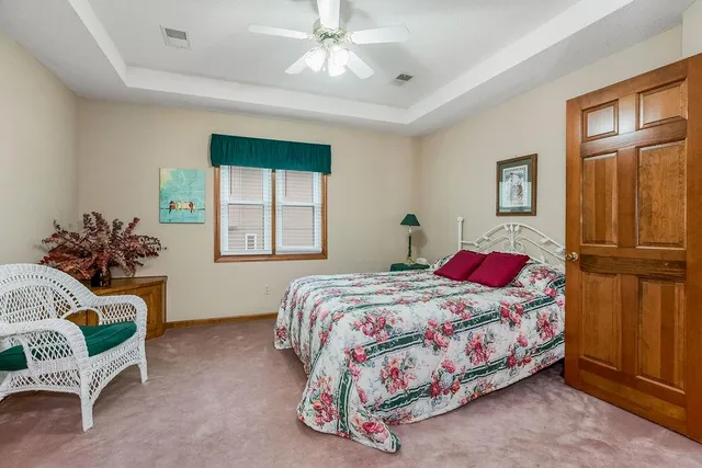 $500,000 | 5633 Oakview, Shawnee, KS 66216