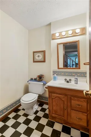 $500,000 | 5633 Oakview, Shawnee, KS 66216