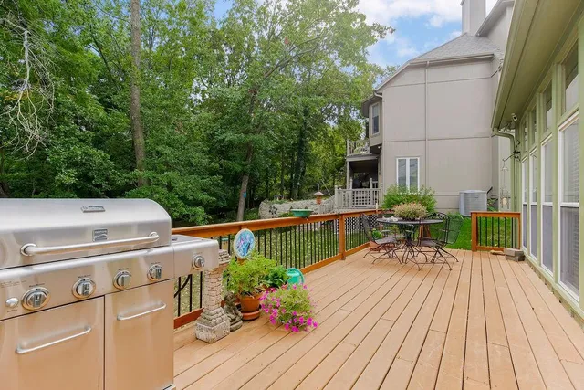 $500,000 | 5633 Oakview, Shawnee, KS 66216