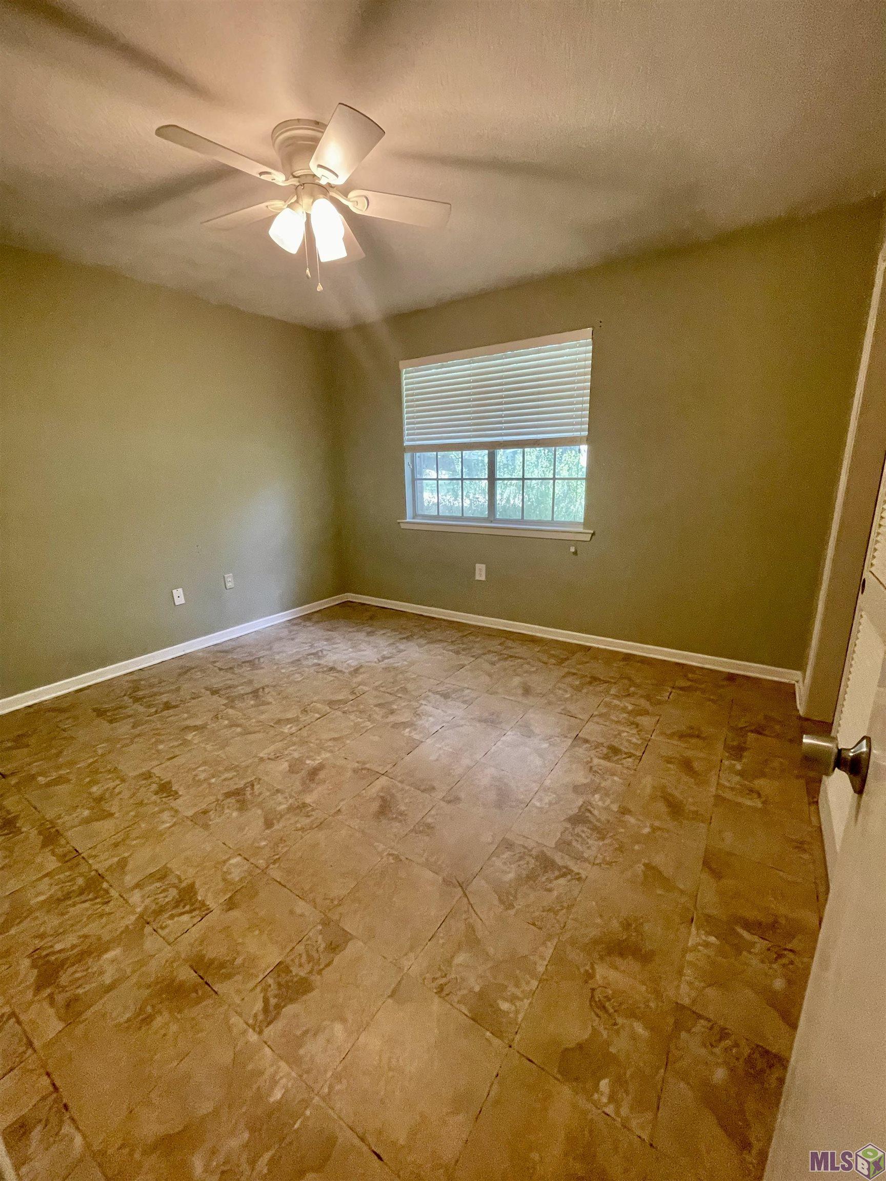 321 Huntington Drive St. George, LA 70810 - Photo 12 of 20 Front Bedroom