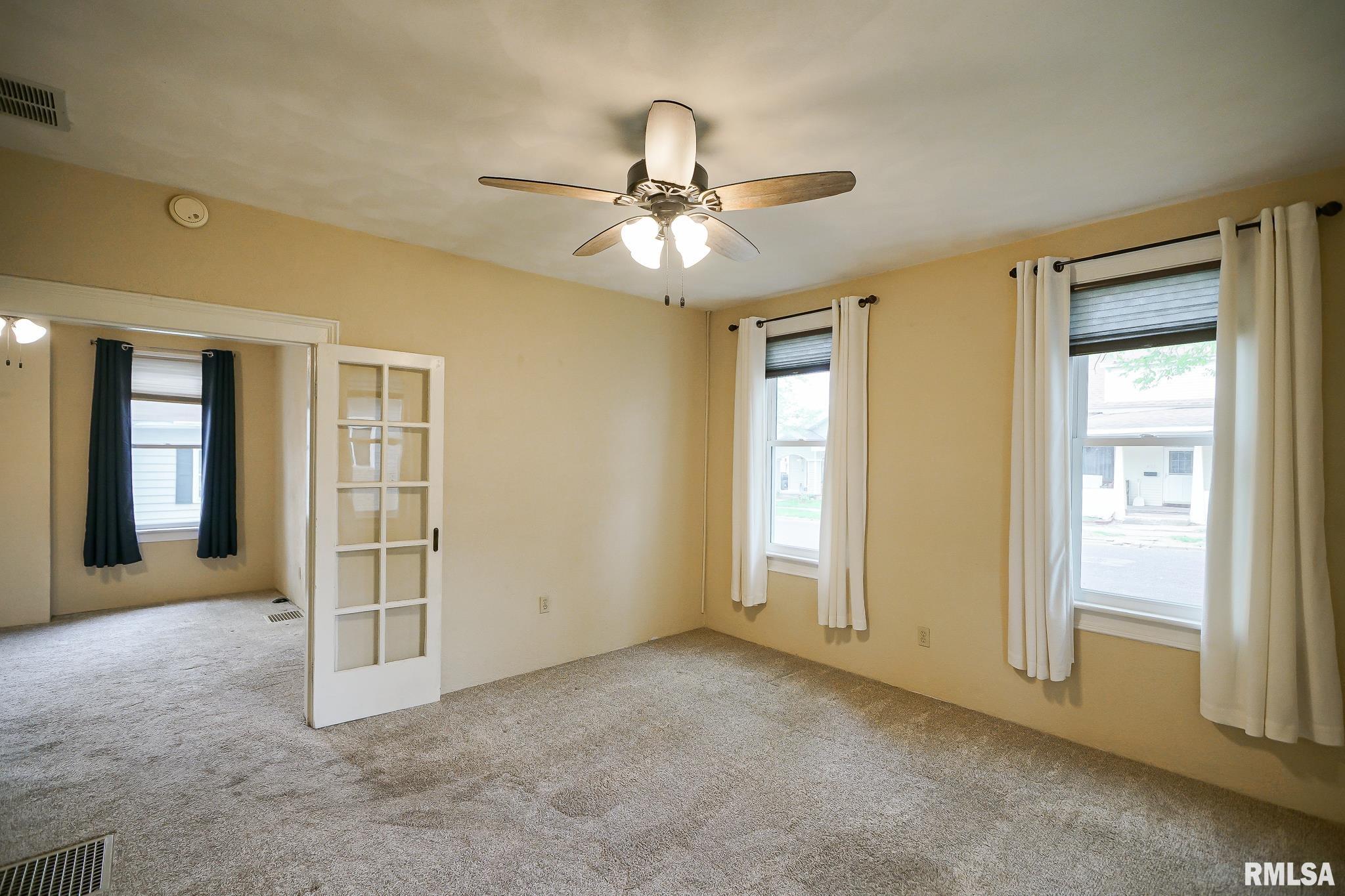 914 Henrietta Street Pekin, IL 61554 - Photo 23 of 61