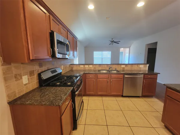 $1,900 | 22618 Banter Point Lane, Katy, TX 77449
