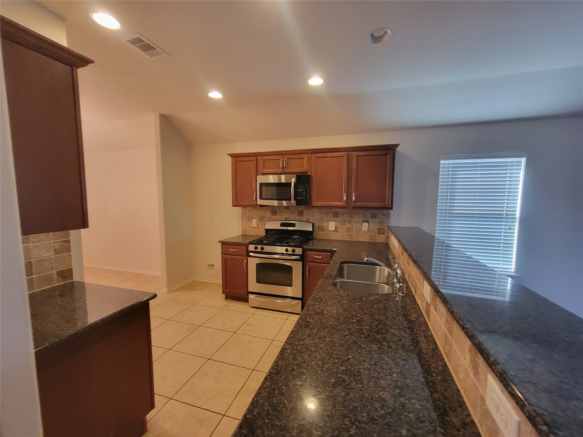 22618 Banter Point Lane Katy, TX 77449 - Photo 9 of 34