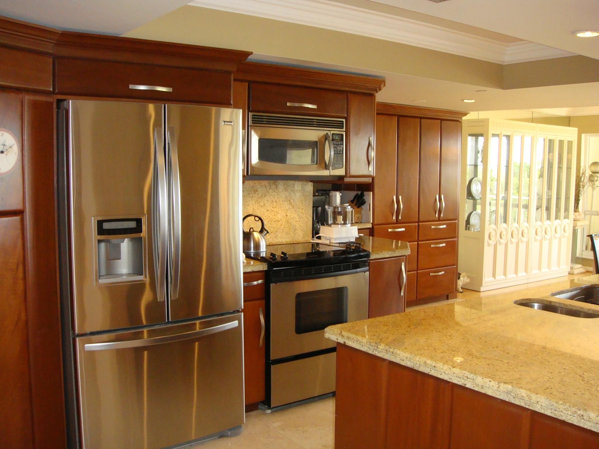 4301 North Ocean Boulevard, Unit A406 Boca Raton, FL 33431 - Photo 2 of 21 KITCHEN