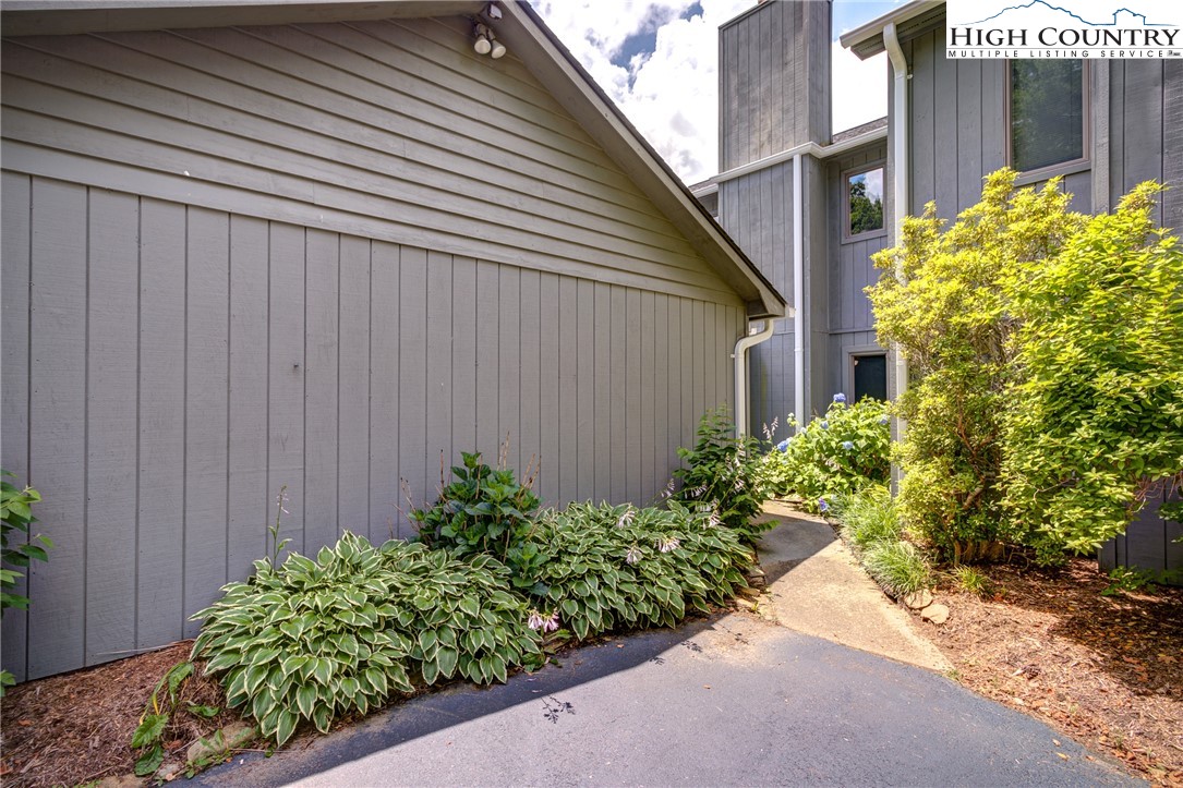 213 Meadow Ridge Road, Unit 17 Boone, NC 28607 - Photo 3 of 21 Gallery Image 3