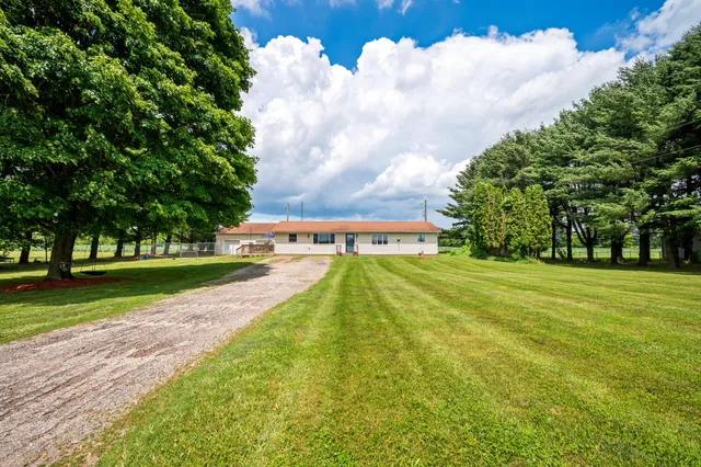 $305,000 | 28644 Elm Street, Dowagiac, MI 49047