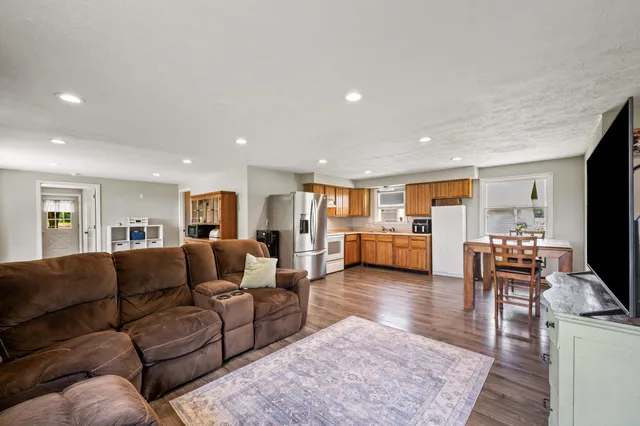 $305,000 | 28644 Elm Street, Dowagiac, MI 49047