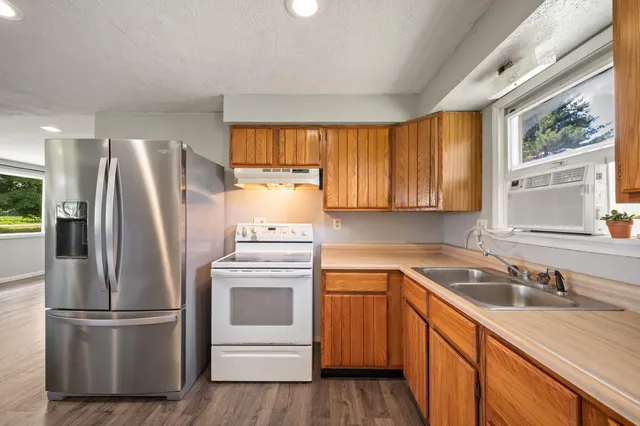 $305,000 | 28644 Elm Street, Dowagiac, MI 49047