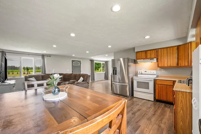 $305,000 | 28644 Elm Street, Dowagiac, MI 49047