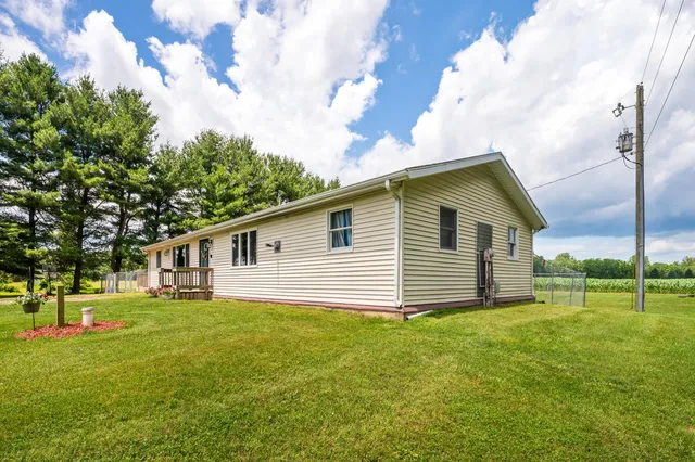 $305,000 | 28644 Elm Street, Dowagiac, MI 49047