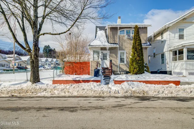 $199,000 | 664 North Pearl Street, Albany, NY 12204