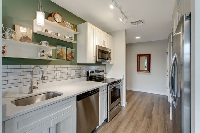 $375,000 | 1900 12th Avenue South, Unit 415, Nashville, TN 37203