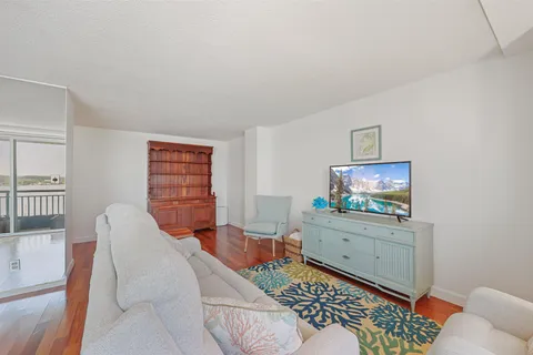$685,000 | 501 Slaters Lane, Unit 603, Alexandria, VA 22314