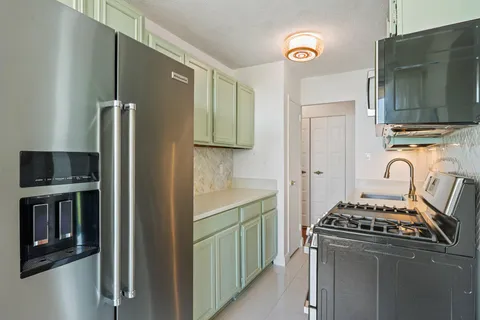 $685,000 | 501 Slaters Lane, Unit 603, Alexandria, VA 22314