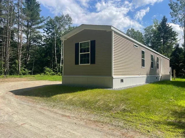 $109,469 | 236 Evergreen Manor Drive, Hardwick, VT 05843