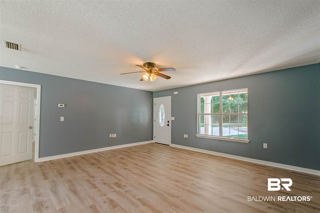 20940 Langford Road Fairhope, AL 36532 - Photo 9 of 43 Living Room
