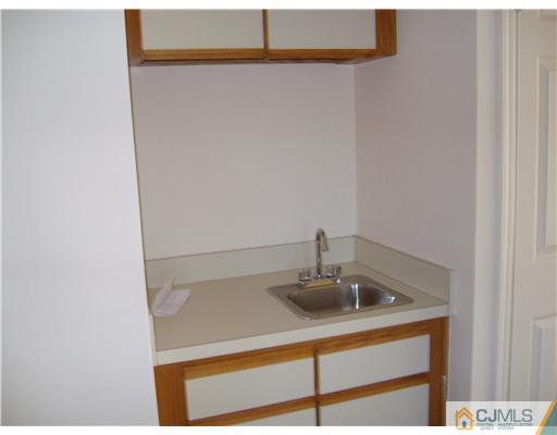 47 F Winthrop Road Monroe Township, NJ 08831 - Photo 5 of 9 Gallery Image 5