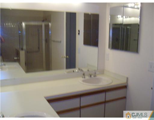 47 F Winthrop Road Monroe Township, NJ 08831 - Photo 7 of 9 Gallery Image 7