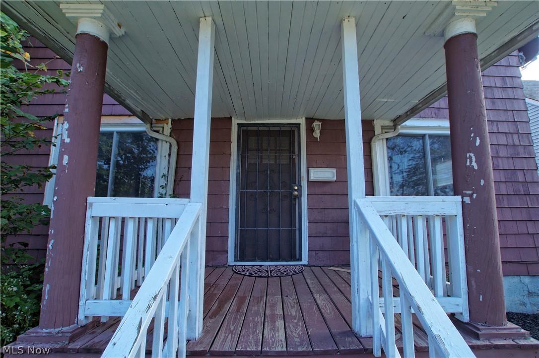 16312 Helmsdale Road Cleveland, OH 44112 - Photo 2 of 28