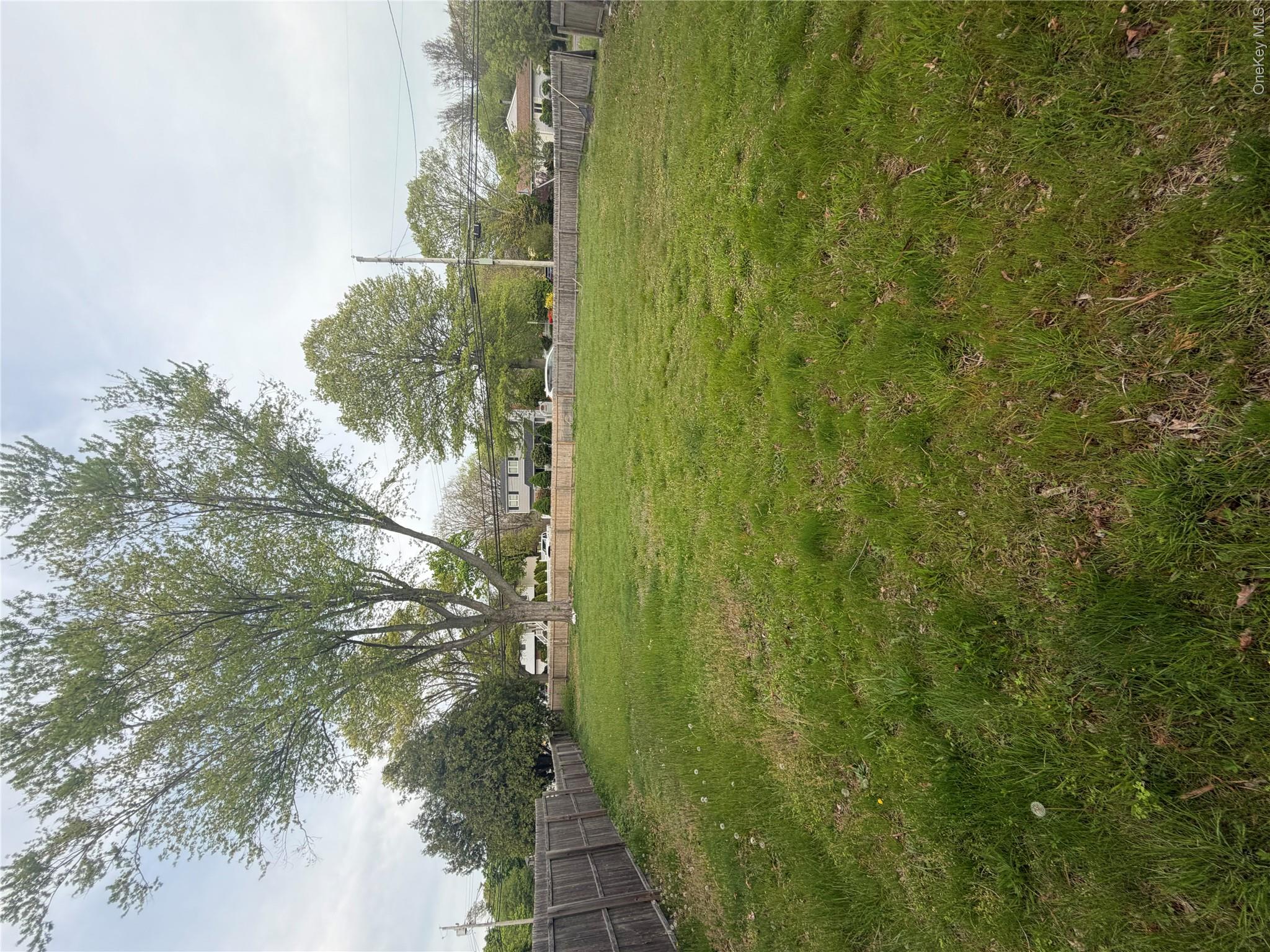 1013 Merriam Road Bay Shore, NY 11706 - Photo 21 of 27 Side yard