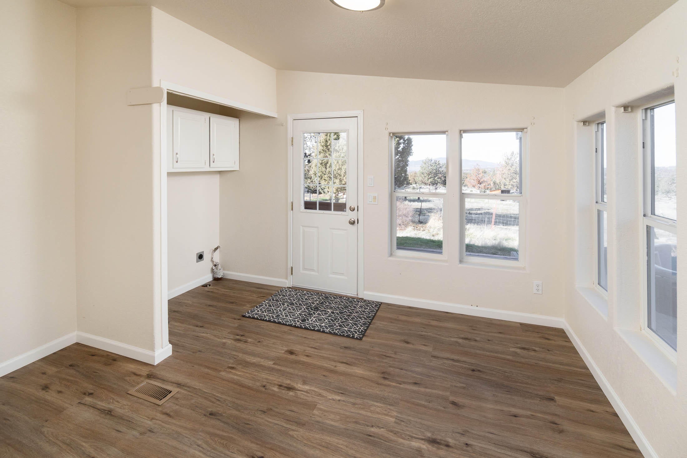 10113 Ridgeview Road Prineville, OR 97754 - Photo 8 of 31 10113 Ridgeview Rd_0037