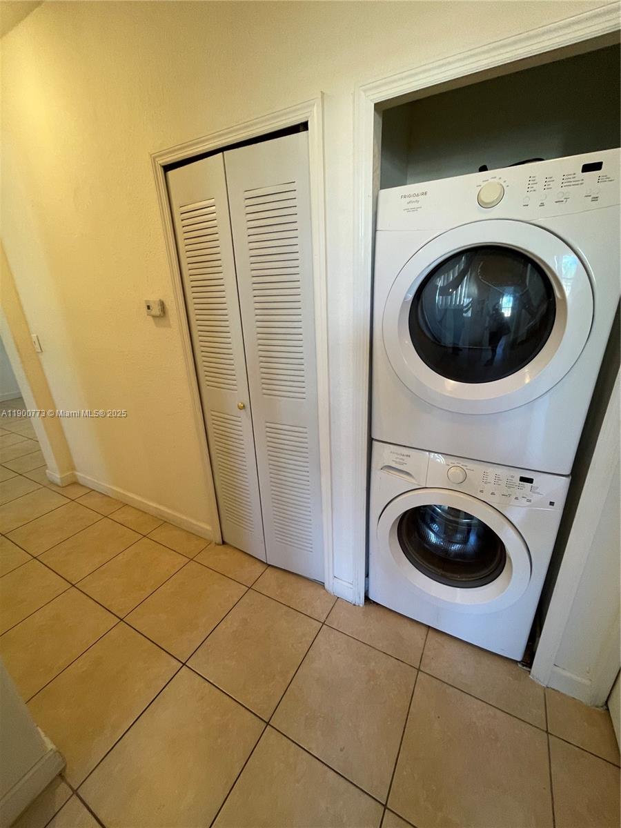 2835 Southeast 16th Avenue, Unit 201 Homestead, FL 33035 - Photo 9 of 18 a utility room with dryer and washer