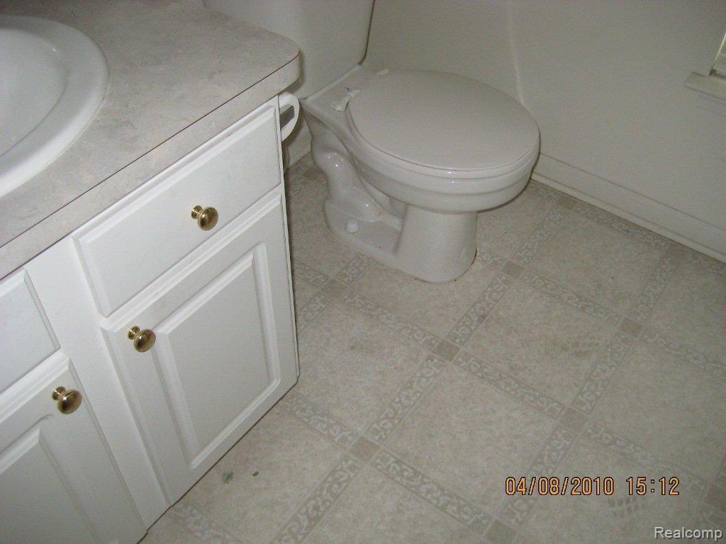 439 Cherry Orchard Road, Unit 99 Canton, MI 48188 - Photo 9 of 13 Half Bath