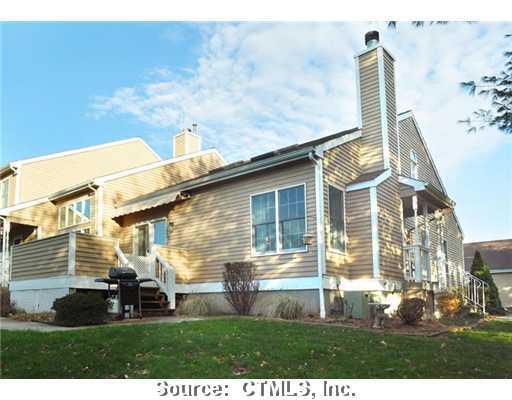 697 South End Road, Unit 32 Southington, CT 06479 - Photo 1 of 1 Exterior Front.